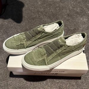 Brand New Blowfish slip on sneakers